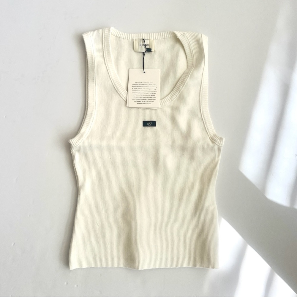 signature DISSH tank. Brand new with tags!